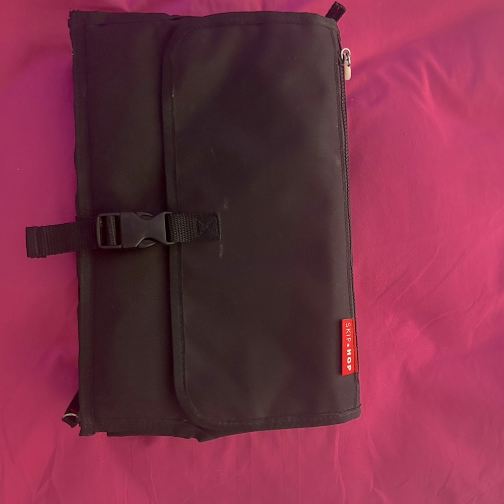 Skip* hop, portable, baby changing bag NEW